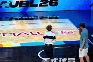 霍华德有资格排进中锋历史前十吗？